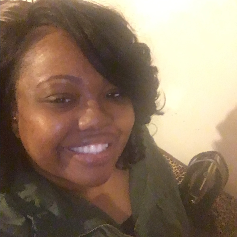 Meet your Posher, Lacrecia